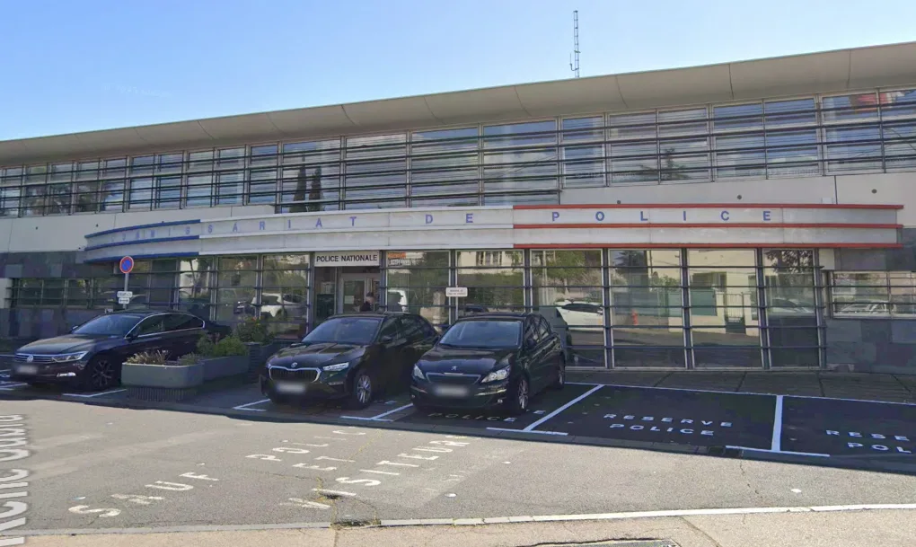 Agde : interpellé pour avoir dégradé un bureau de tabac à la machette, un homme meurt en garde à vue
