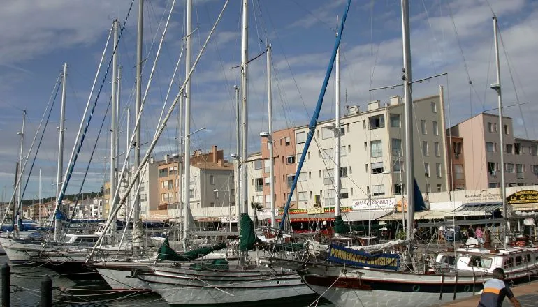 Le Cap d'Agde dans le top 10 européen des meilleures destinations pour une boat party ce printemps