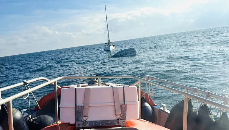 Un voilier dessalé pris en charge par la SNSM au large du Cap d’Agde