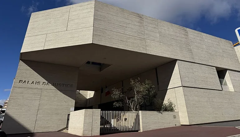 Agde : nouvelle décision de justice dans "l’affaire du chat Rémi", la propriétaire contrainte de verser 100 € à son voisin